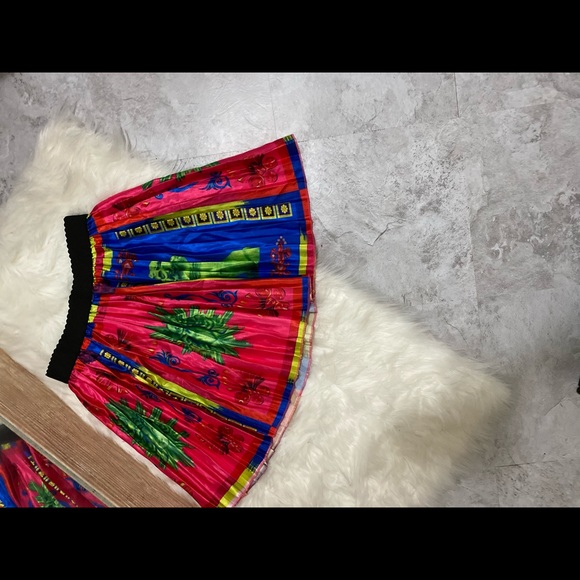 Pleated skirt - Picture 3 of 3